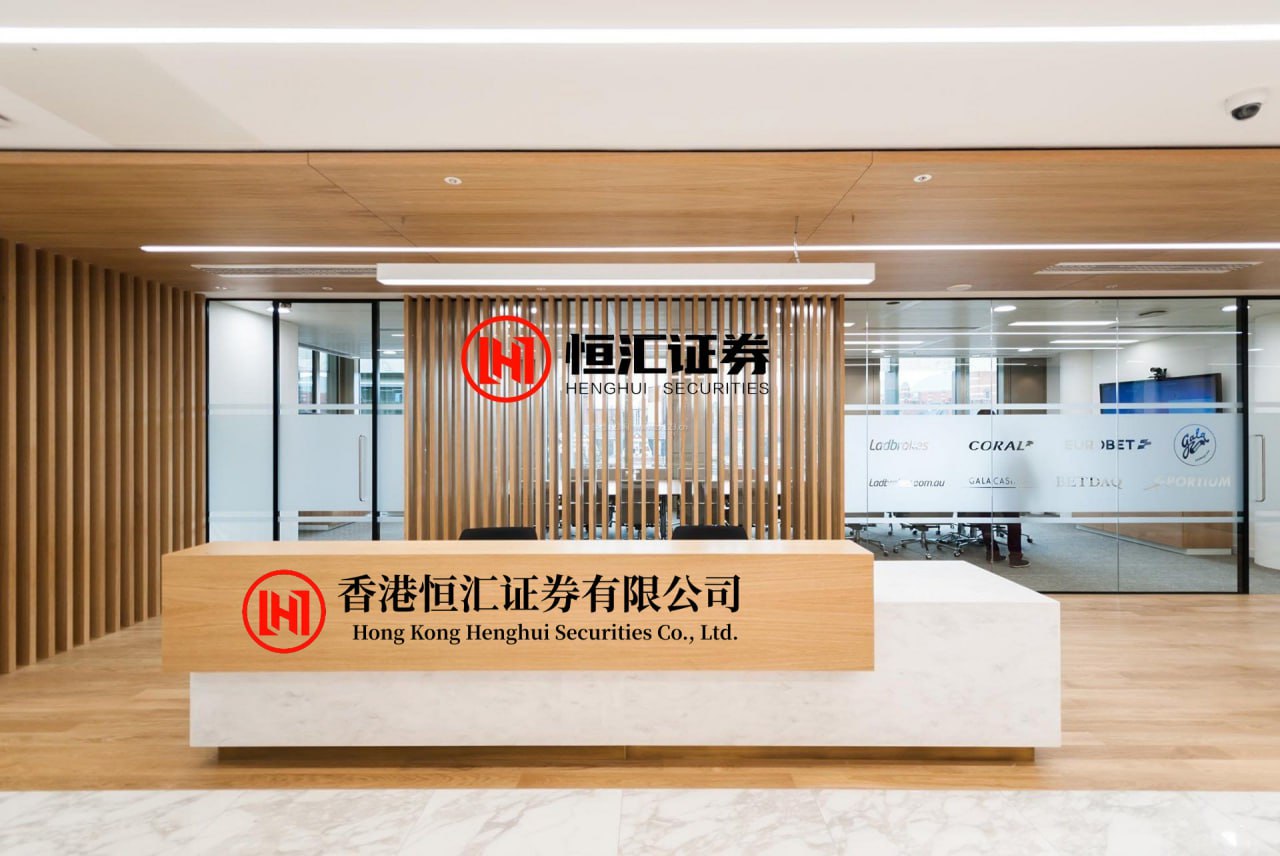 聚宝盆配资官网 如花似婳：别在拼多多直接点购买或收藏，那是在告诉商家“我急着要”，价格分分钟给你涨回去。正确做法是把商品扔进购物车就走人，晾它几天。平台算法会捕捉到你的兴趣，但商家还没锁定你，过两天系统就会自动...